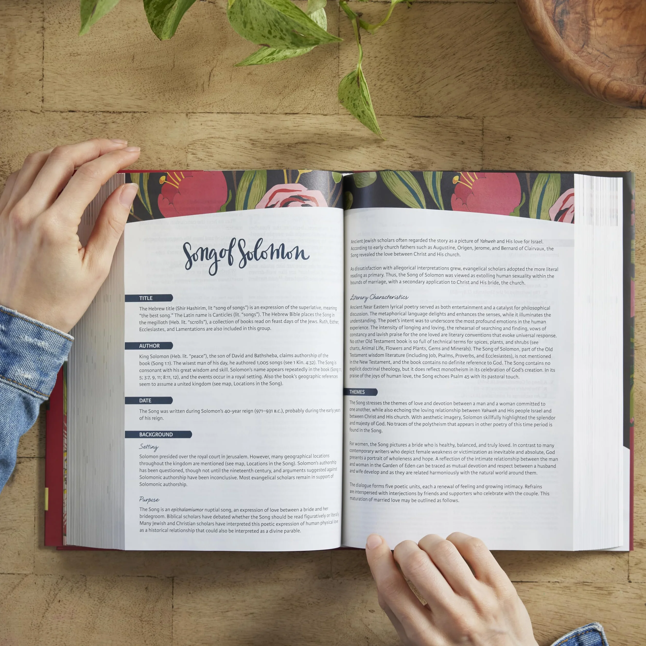 NKJV, The Woman's Study Bible, Cloth over Board, Pink Floral, Red Letter, Full-Color Edition: Receiving God's Truth for Balance, Hope, and Transformation